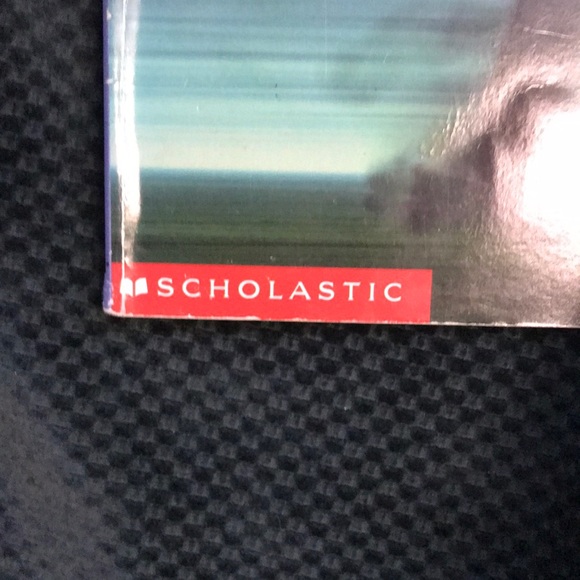 “ tornadoes” Scholastic science readers level 1 - Picture 2 of 14